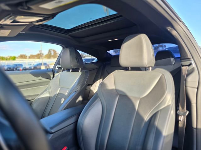 Used 2022 BMW 430i Coupe w/ M Sport Package RWD image 13