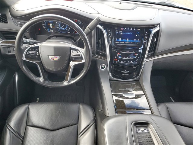 Used 2017 Cadillac Escalade Platinum image 11