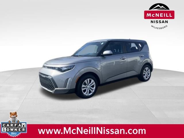 Used 2023 Kia Soul LX image 3