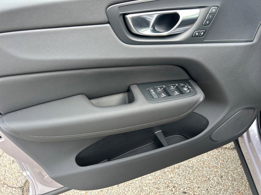 New 2026 Volvo XC60 B5 Plus w/ Protection Package Premier image 7