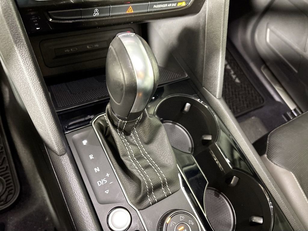 Certified 2023 Volkswagen Atlas Cross Sport SEL Premium R-Line image 18