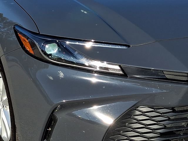 Used 2025 Toyota Camry LE image 11