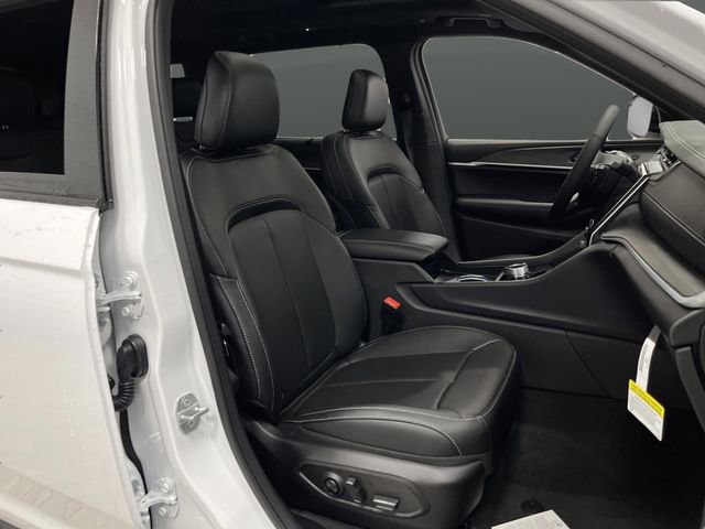 New 2025 Jeep Grand Cherokee L Limited w/ Luxury Tech Group II image 31