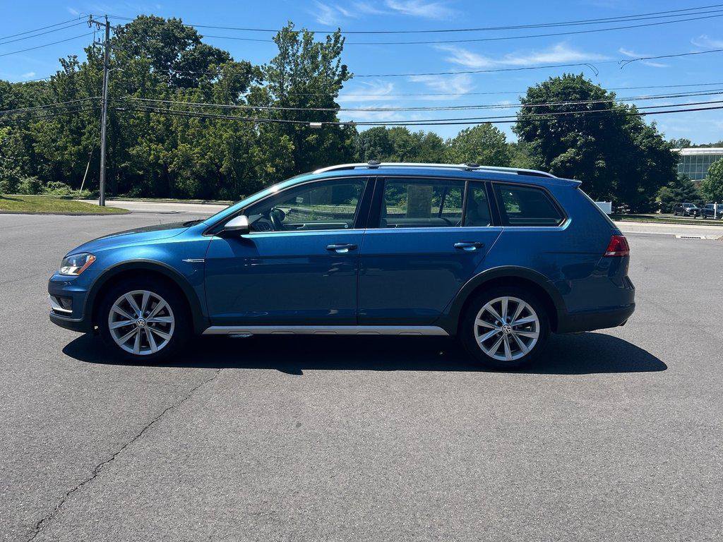 Used 2017 Volkswagen Golf Alltrack SEL AWD/4WD image 2