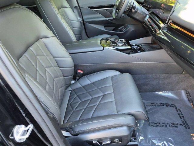 Used 2024 BMW 530i xDrive w/ Premium Package AWD/4WD image 19