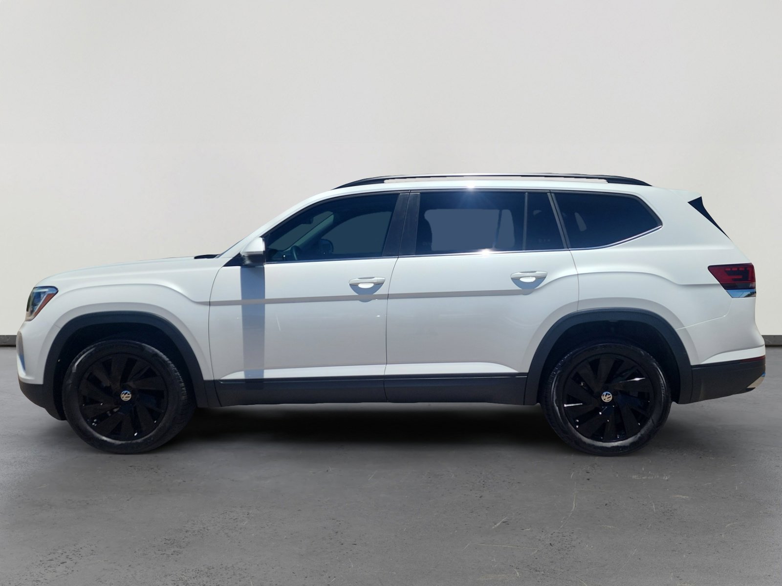 Certified 2026 Volkswagen Atlas SE w/ Panoramic Sunroof Package AWD/4WD image 2