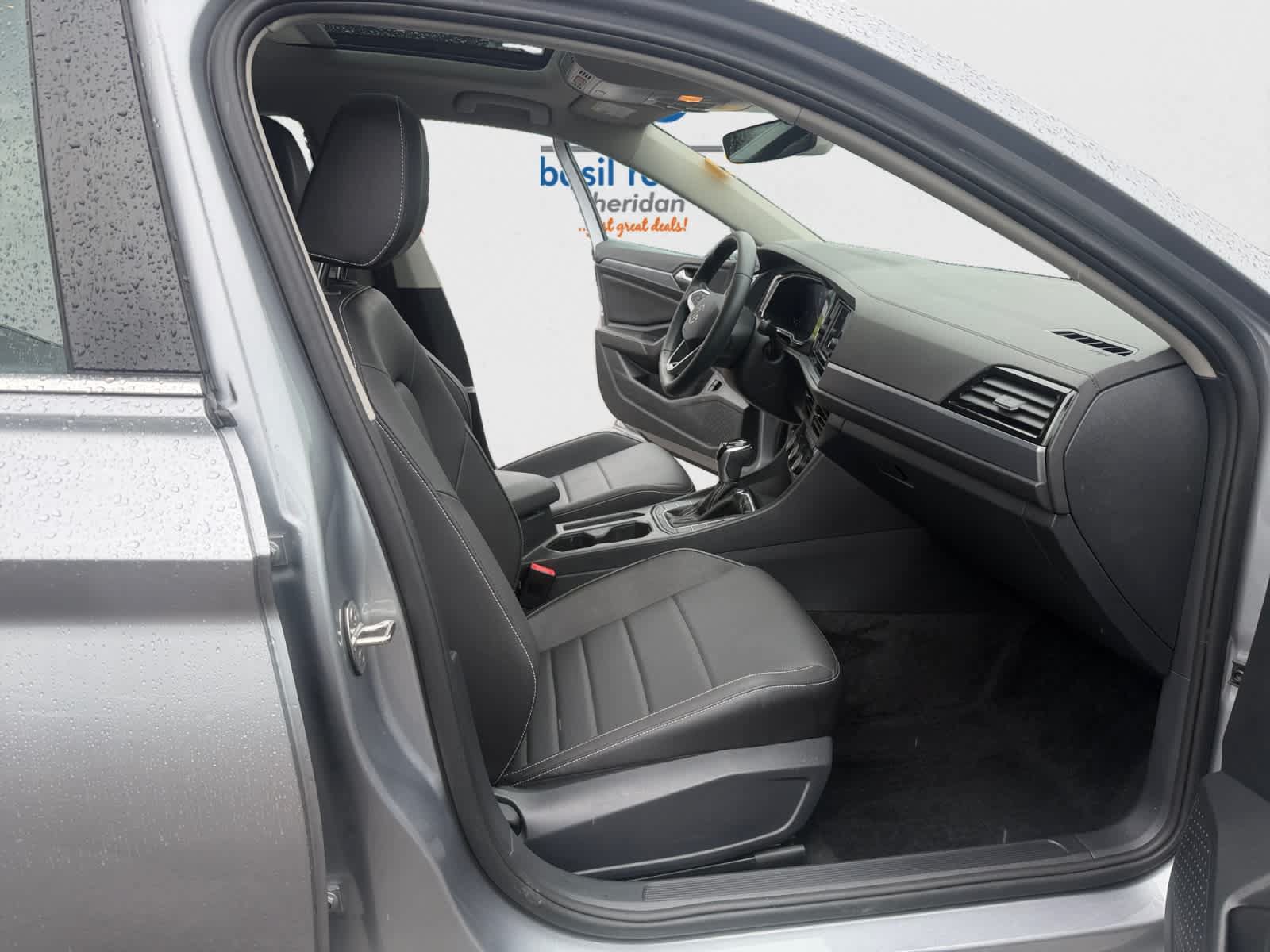 Used 2024 Volkswagen Jetta SE w/ Panoramic Sunroof Package FWD image 19