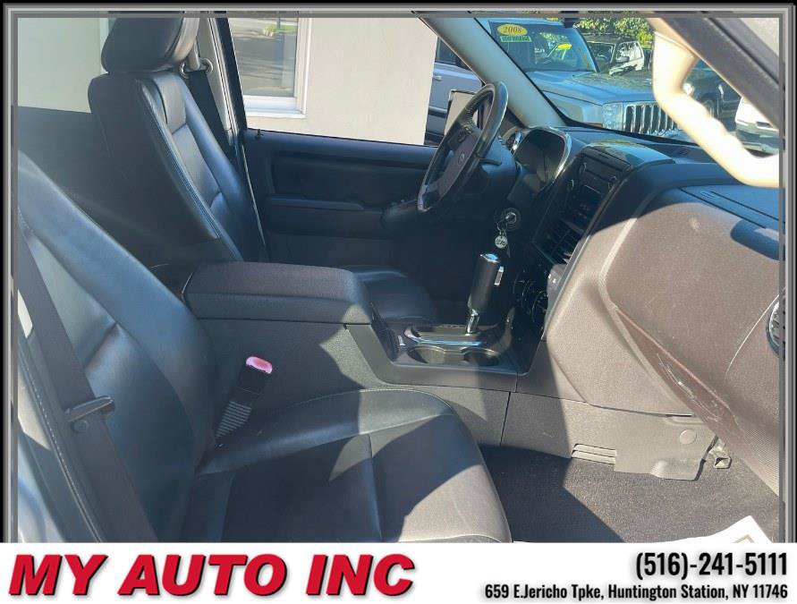 Used 2010 Ford Explorer XLT AWD/4WD image 26