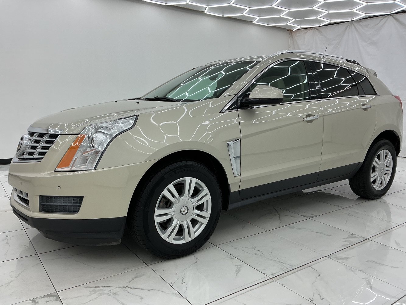 Used 2014 Cadillac SRX Luxury w/ Driver Awareness Package FWD image 6
