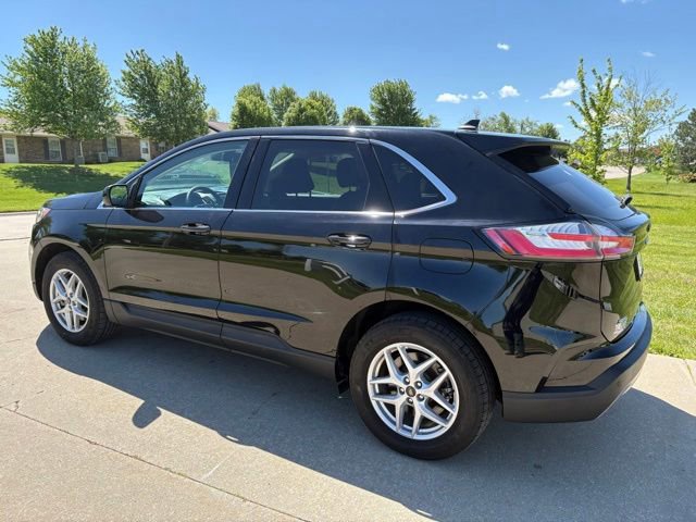 Certified 2024 Ford Edge SEL w/ Convenience Package AWD/4WD image 6