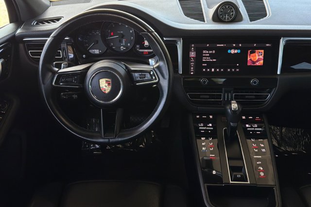 Used 2024 Porsche Macan AWD/4WD image 17