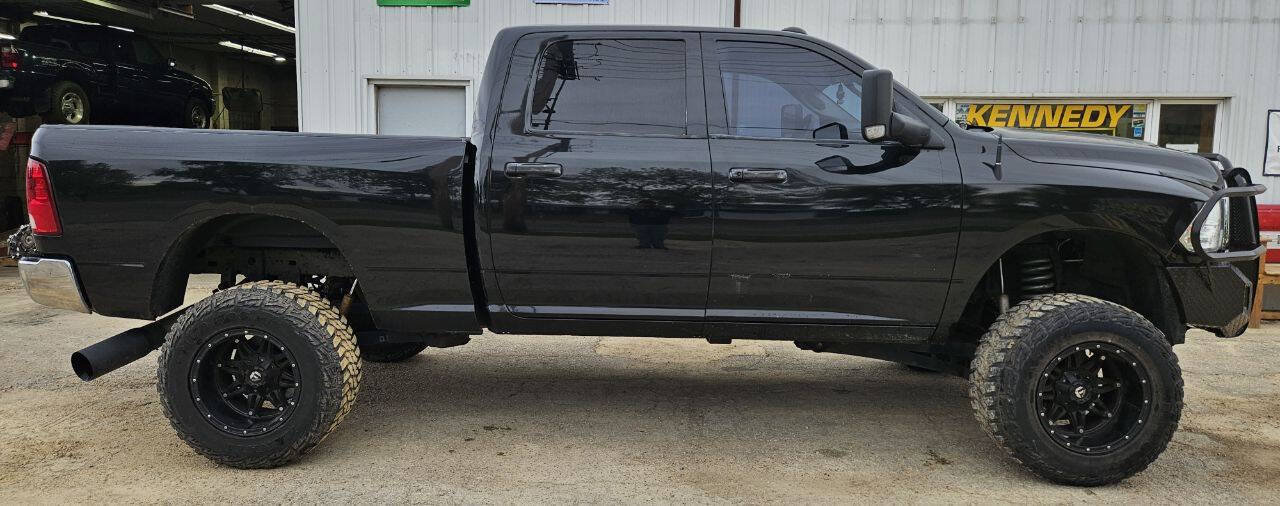 Used 2015 RAM 2500 Tradesman w/ Chrome Appearance Group AWD/4WD image 3