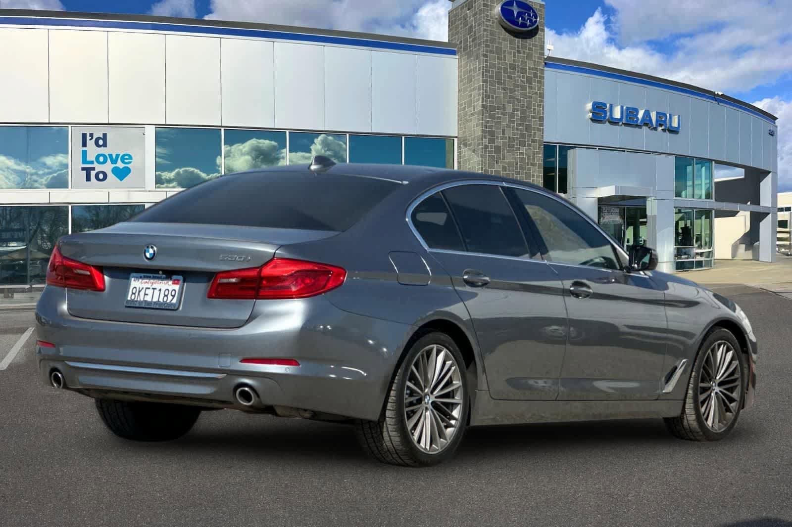 Used 2019 BMW 530i w/ Luxury Package image 2