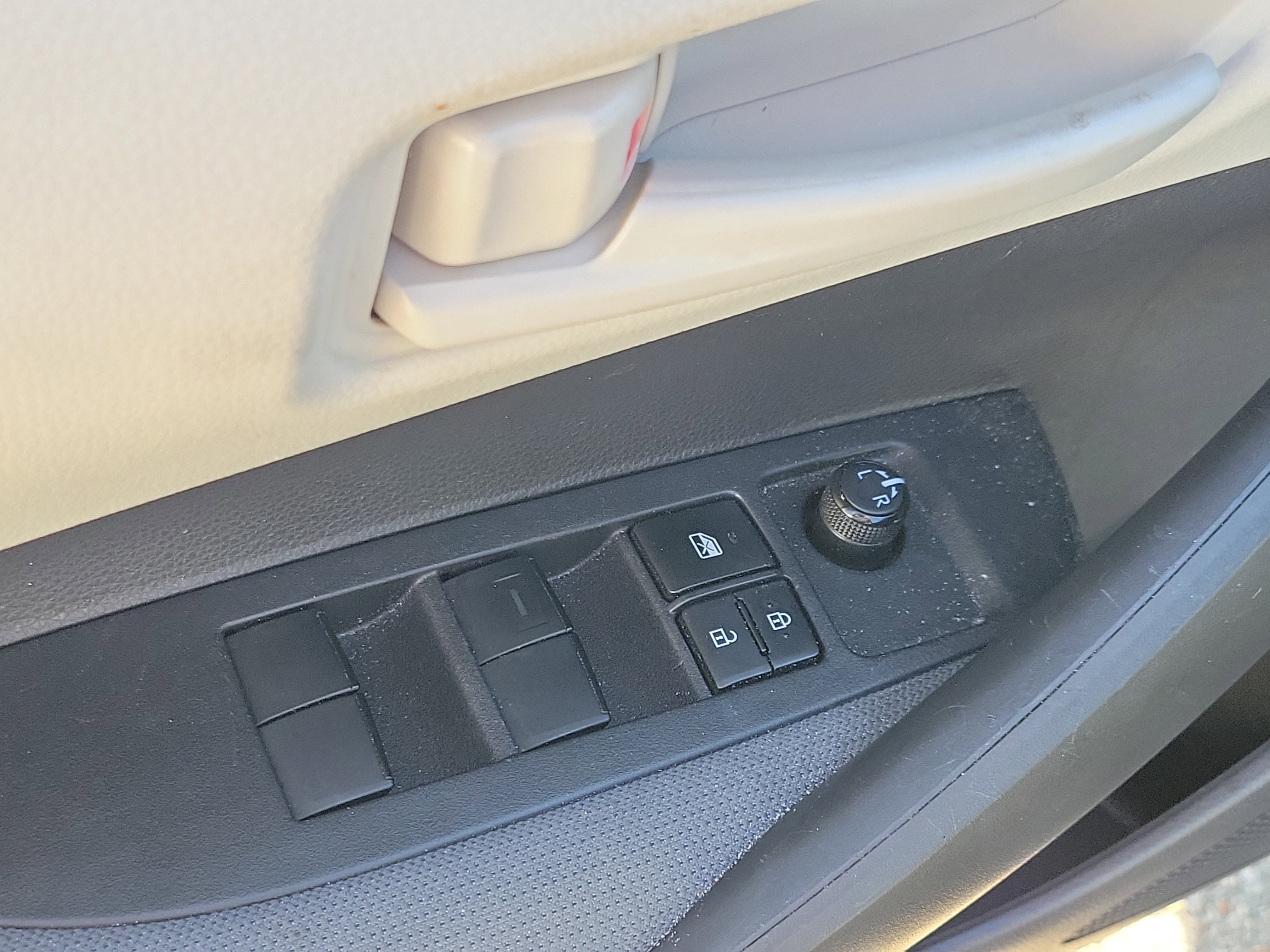 Used 2023 Toyota Corolla LE FWD image 22