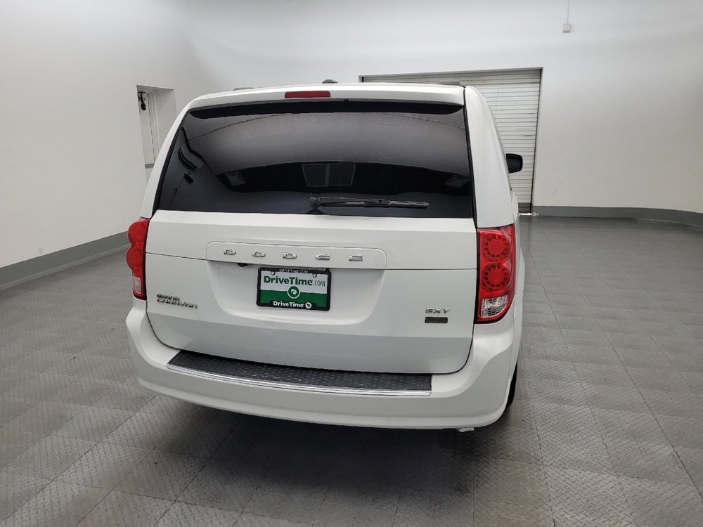 Used 2017 Dodge Grand Caravan SXT FWD image 7