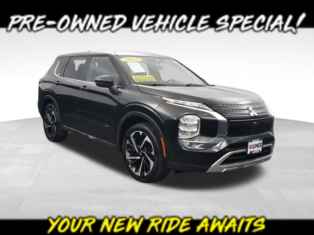 Used 2023 Mitsubishi Outlander SE