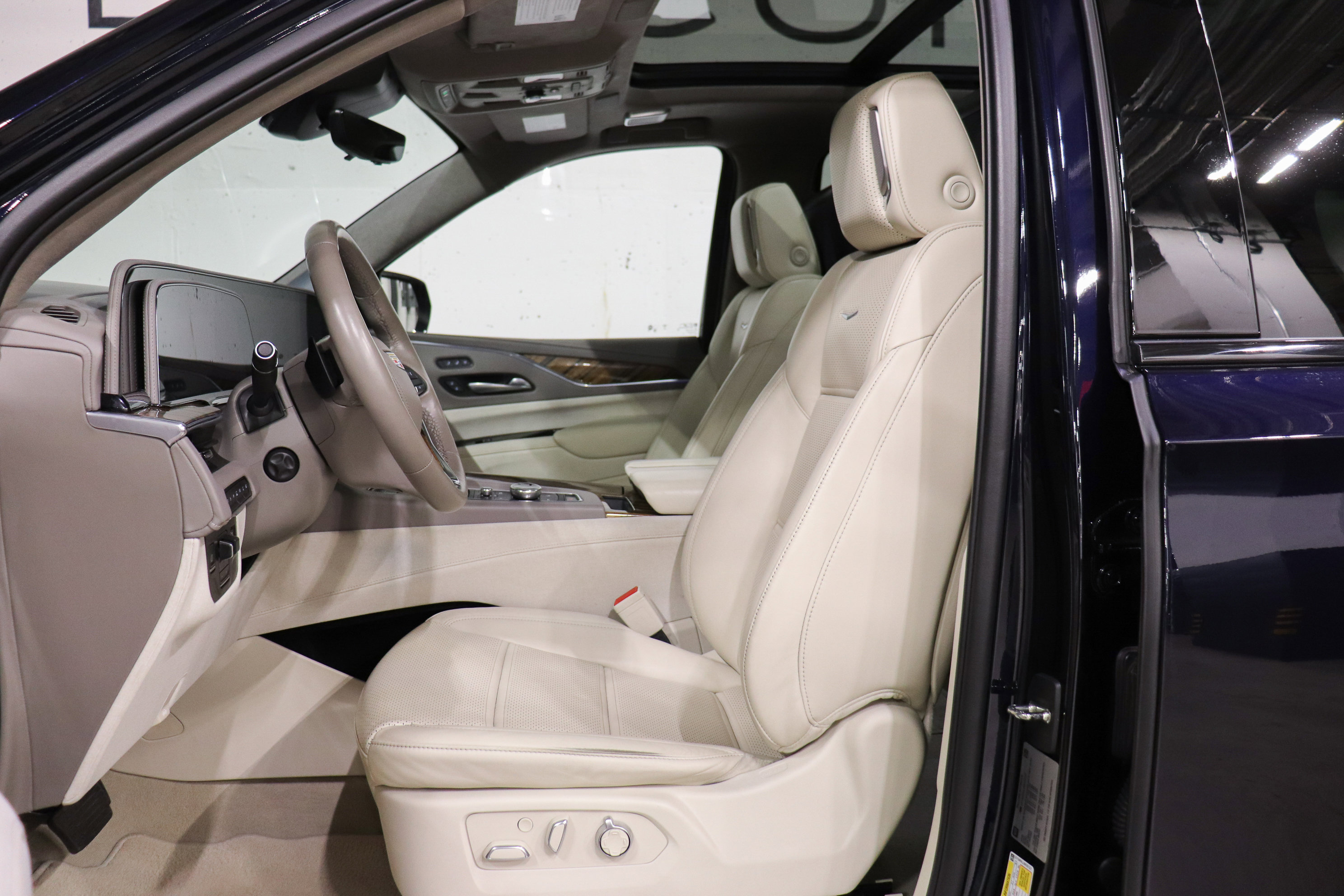 Used 2022 Cadillac Escalade ESV Sport Platinum image 13