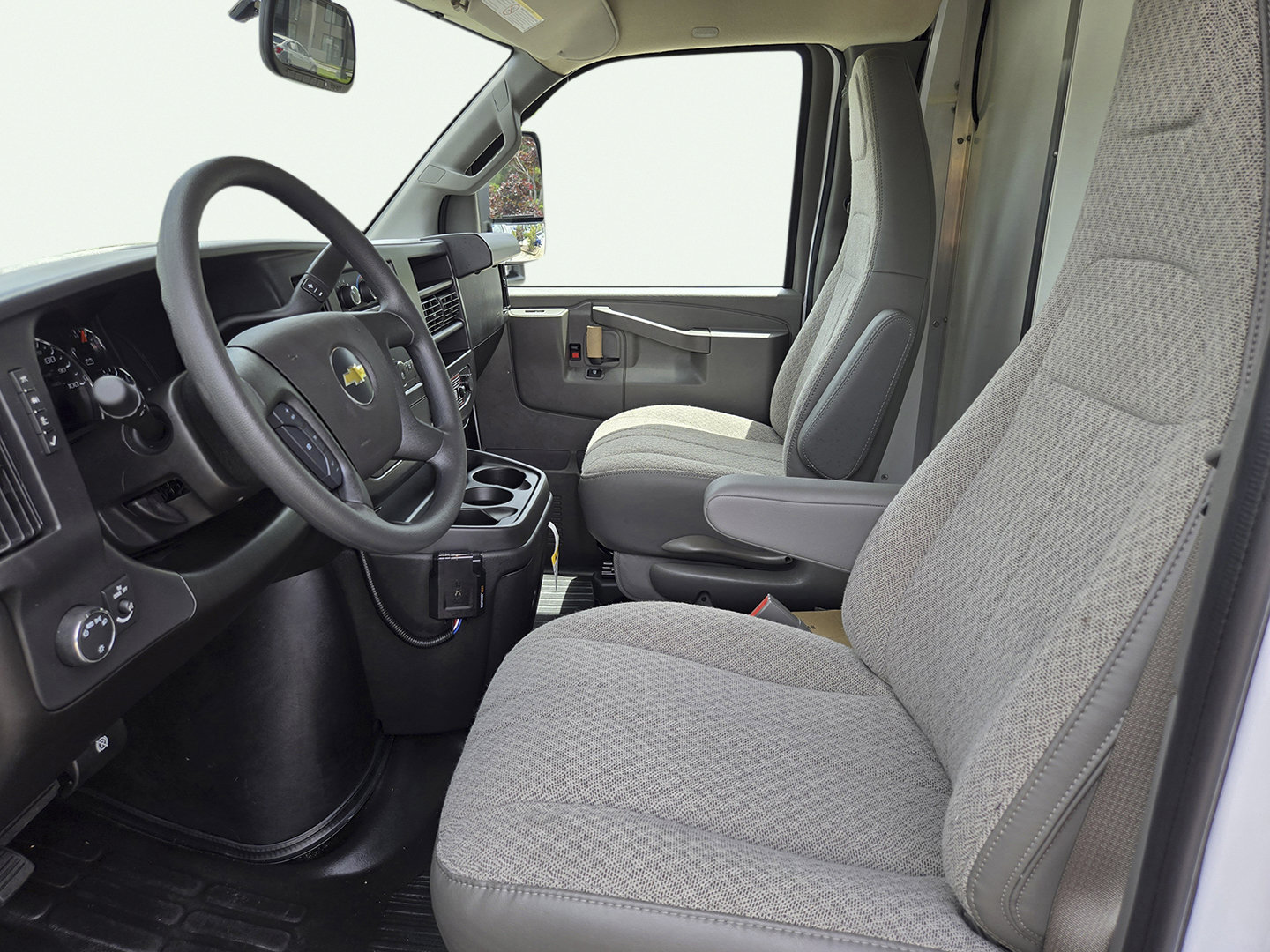 New 2025 Chevrolet Express 4500 w/ Power Convenience Package RWD image 11