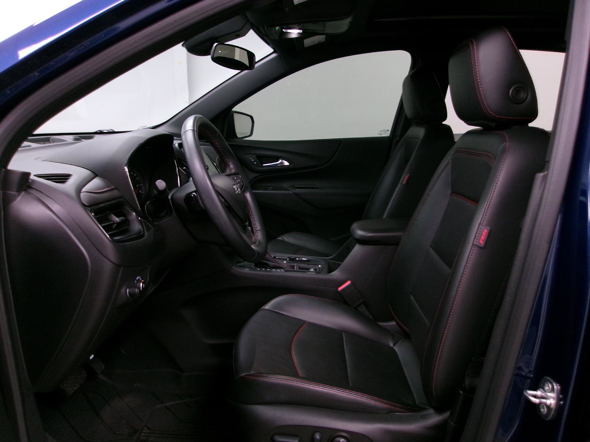 Used 2023 Chevrolet Equinox RS w/ RS Leather Package FWD image 9