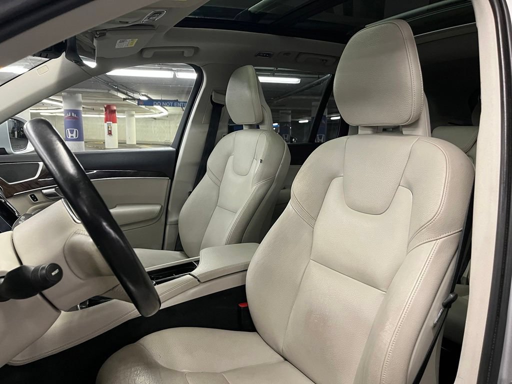 Used 2016 Volvo XC90 T6 Momentum w/ Momentum Plus Package AWD/4WD image 17