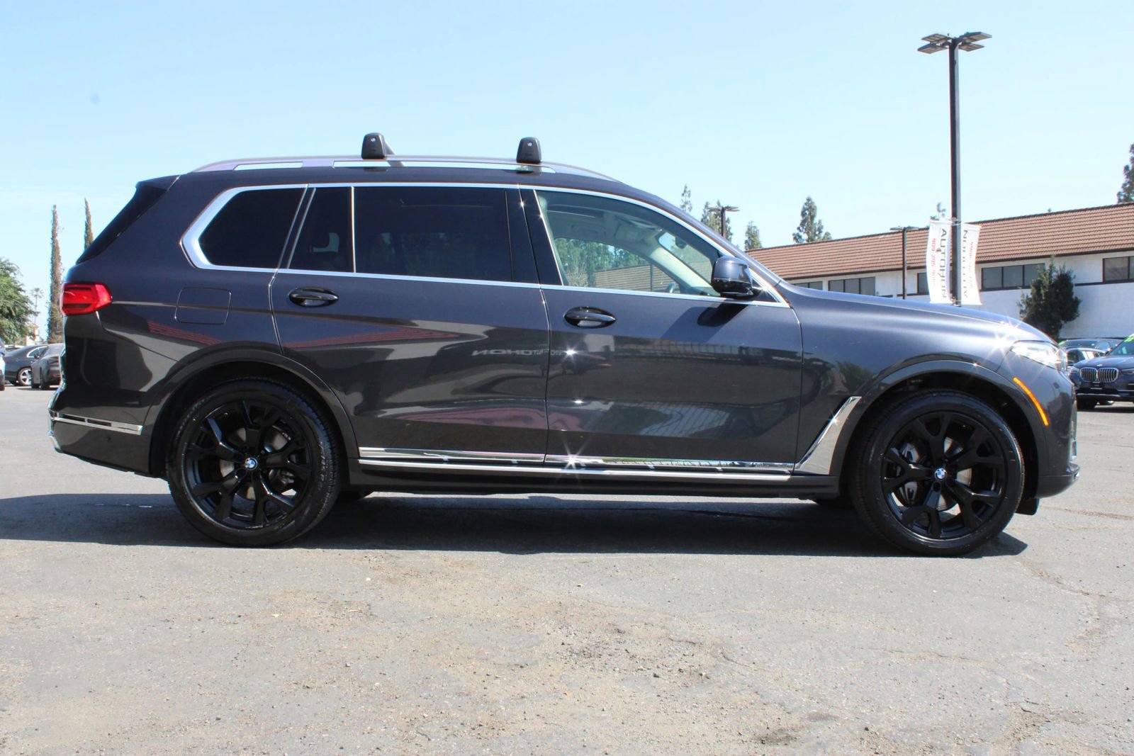 Used 2022 BMW X7 xDrive40i w/ Premium Package image 53