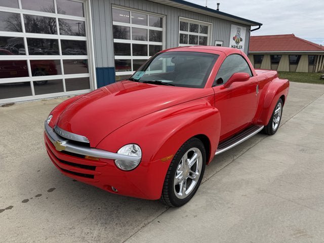 Used 2005 Chevrolet SSR w/ Preferred Equipment Group RWD image 4