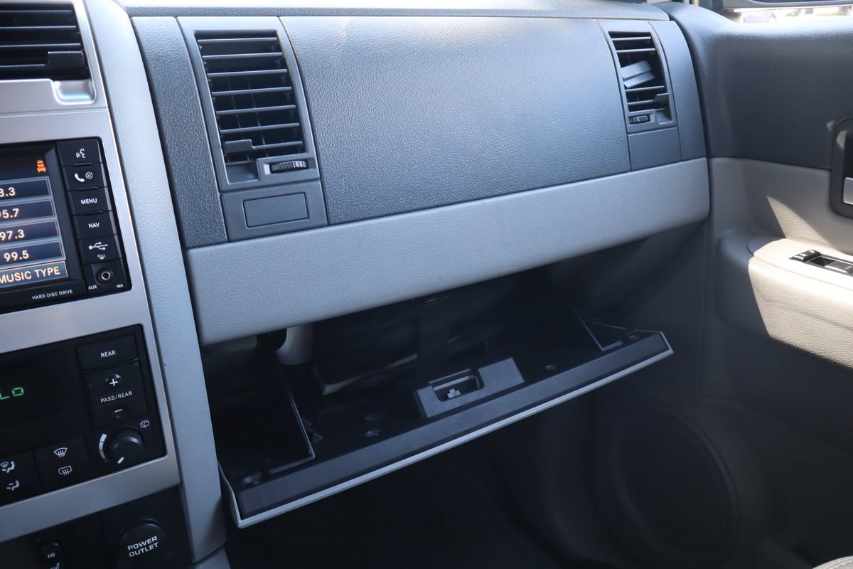 Used 2008 Dodge Durango Limited w/ Technology Group III AWD/4WD image 39