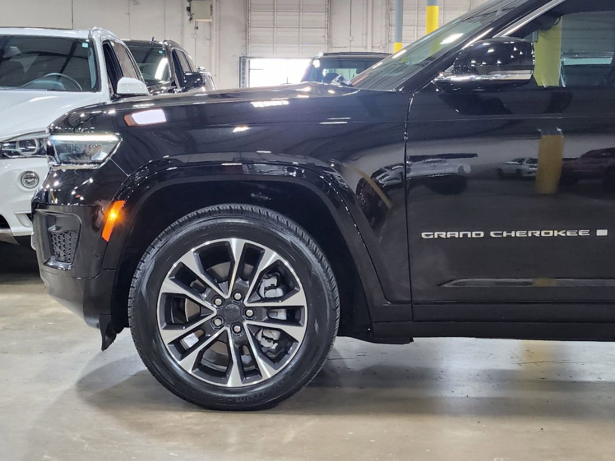 Used 2021 Jeep Grand Cherokee L Overland w/ Luxury Tech Group IV AWD/4WD image 18