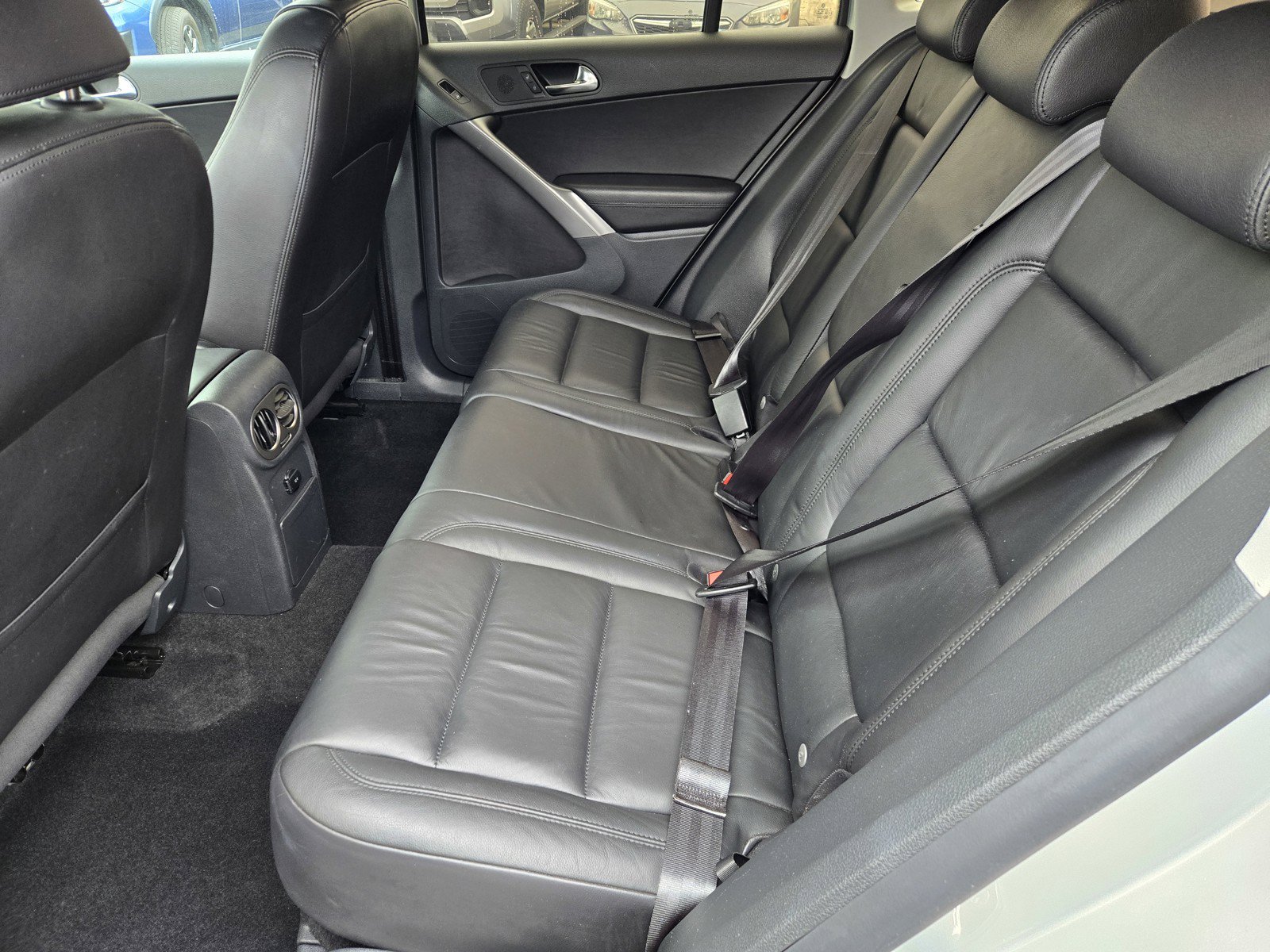 Used 2009 Volkswagen Tiguan SE AWD/4WD image 11