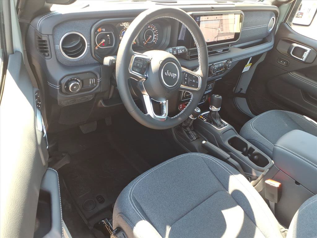 New 2026 Jeep Wrangler Unlimited Rubicon w/ Rockslide Package AWD/4WD image 18