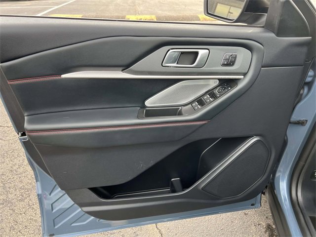 Certified 2025 Ford Explorer ST image 12