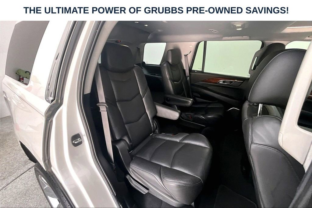 Used 2018 Cadillac Escalade Luxury AWD/4WD image 35