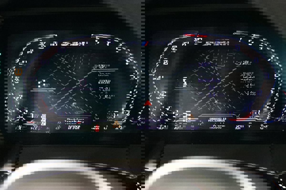 Used 2024 BMW Z4 M40i w/ Premium Package image 42