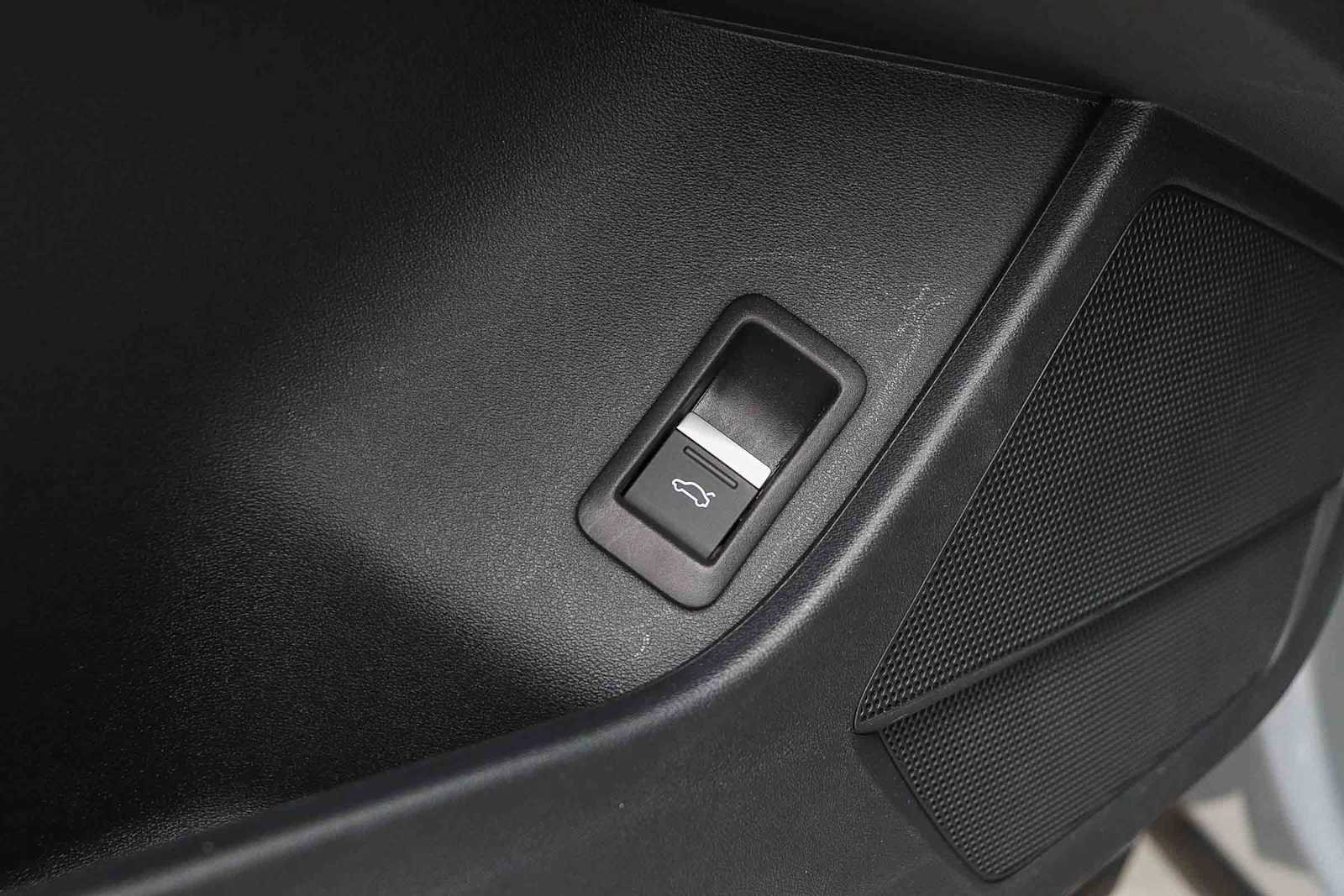 Used 2023 Audi Q4 e-tron Premium Plus w/ Premium Plus RWD image 29