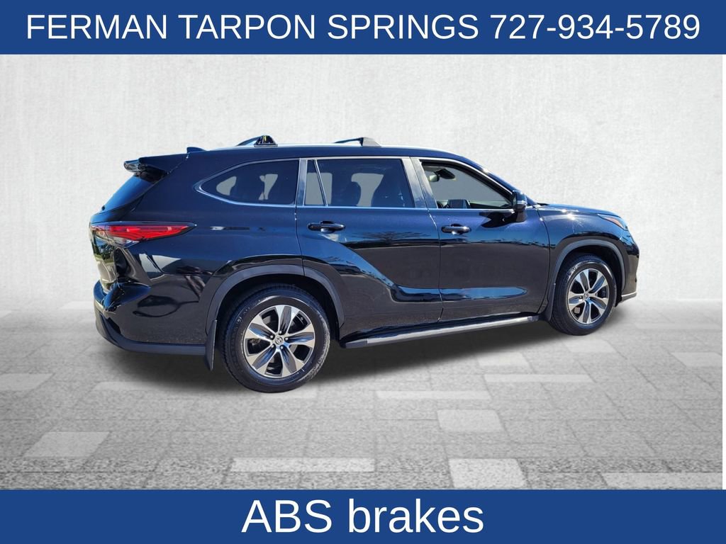 Used 2023 Toyota Highlander XLE image 10