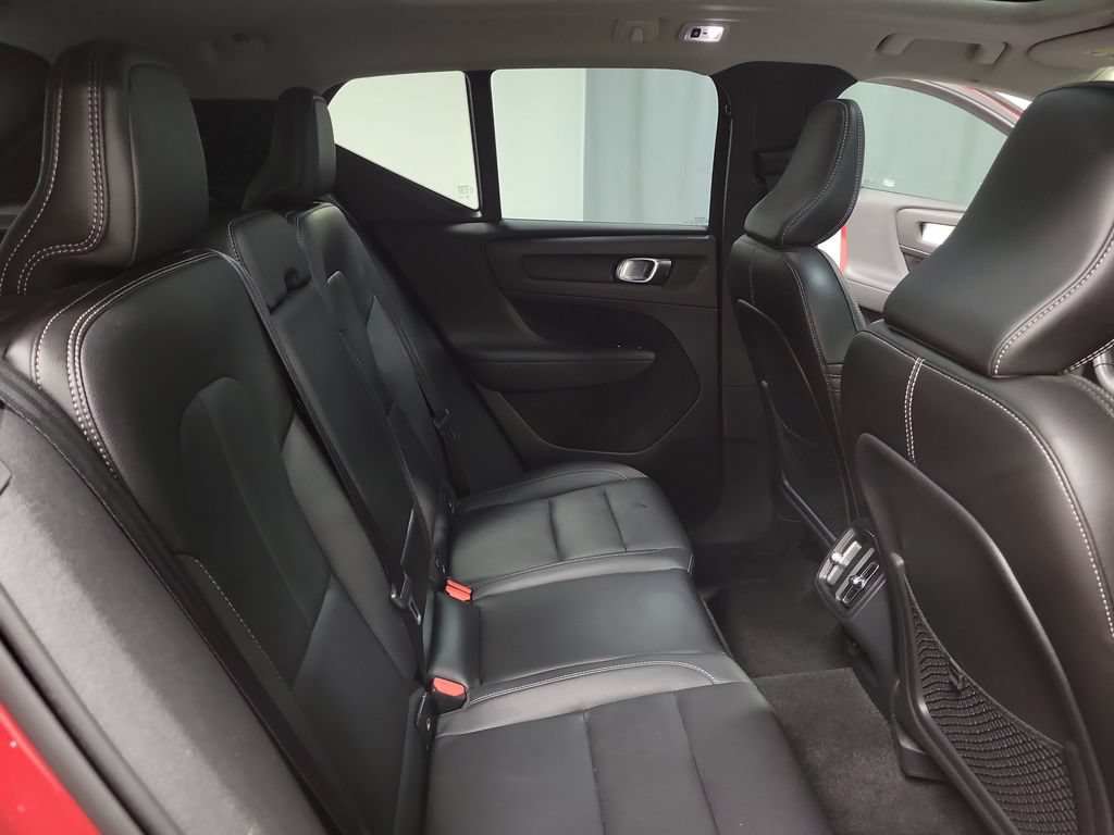 Used 2019 Volvo XC40 T5 Momentum AWD/4WD image 32