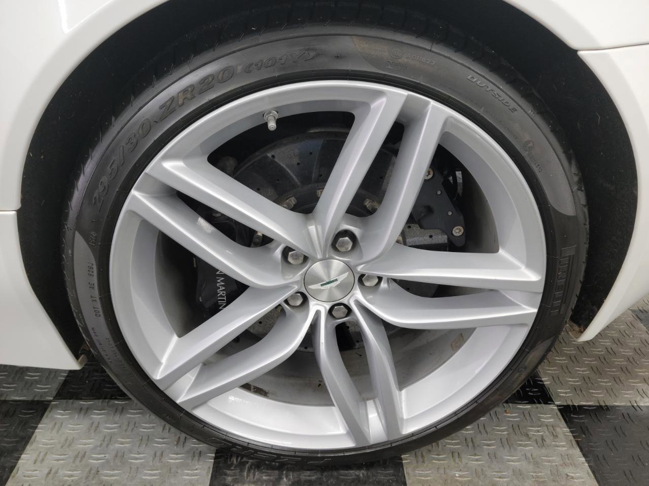 Used 2014 Aston Martin DB9 Volante RWD image 20