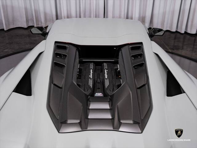 Used 2024 Lamborghini Revuelto AWD/4WD image 20