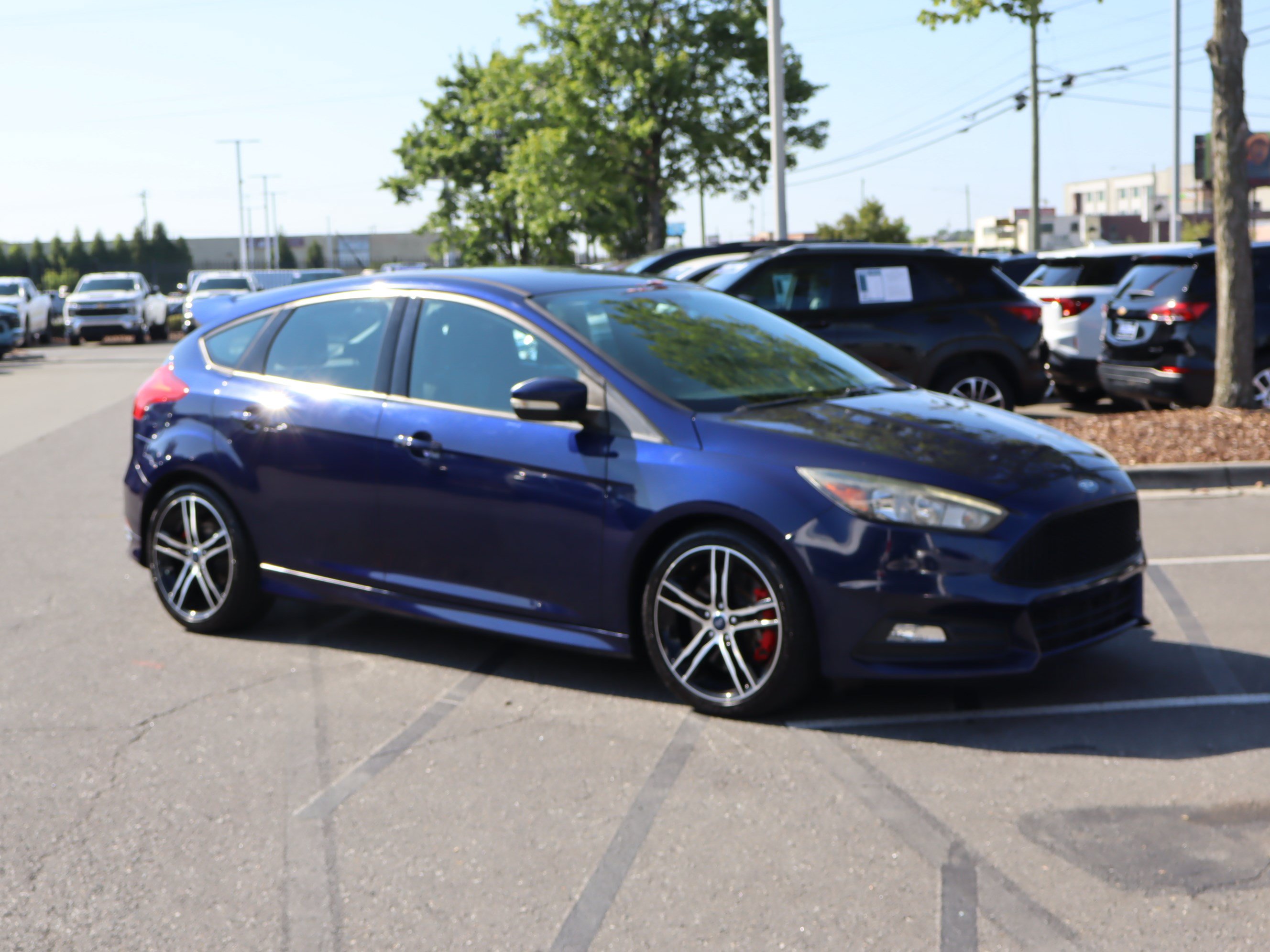 Used 2017 Ford Focus ST FWD image 2