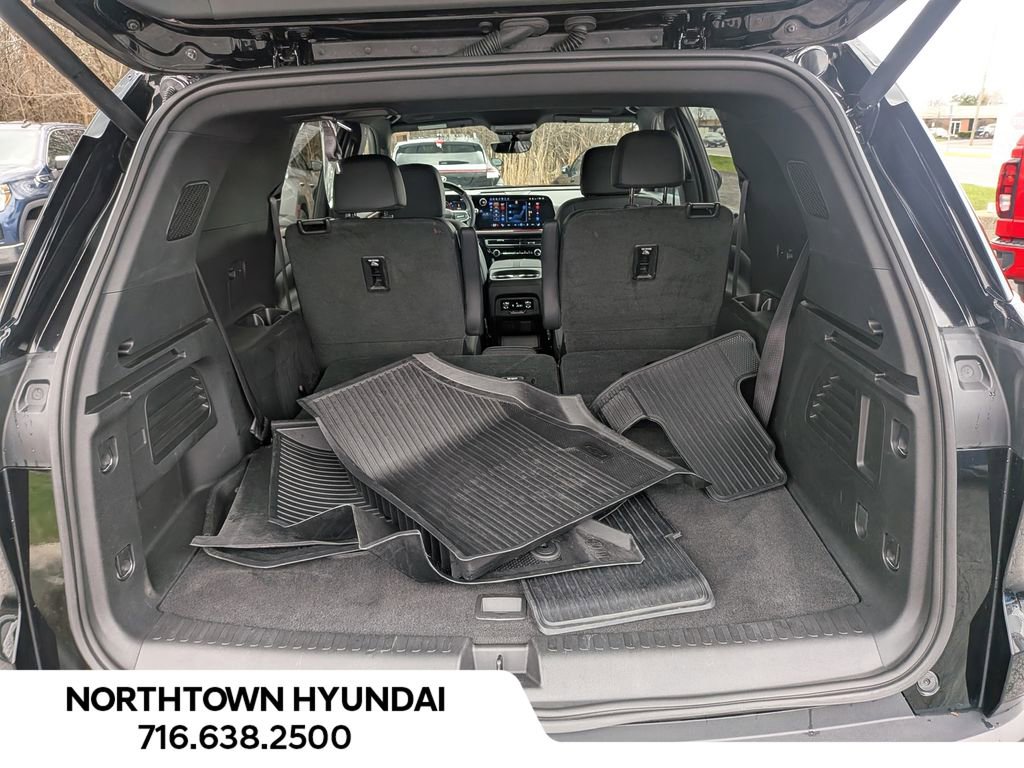 Used 2025 Chevrolet Traverse Z71 w/ Enhanced Driving Package AWD/4WD image 39