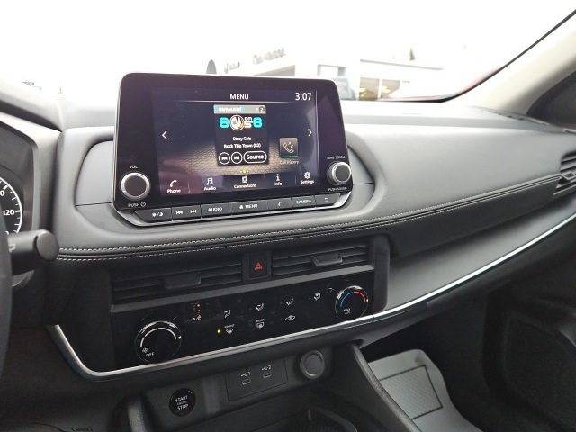 Used 2024 Nissan Rogue S image 33