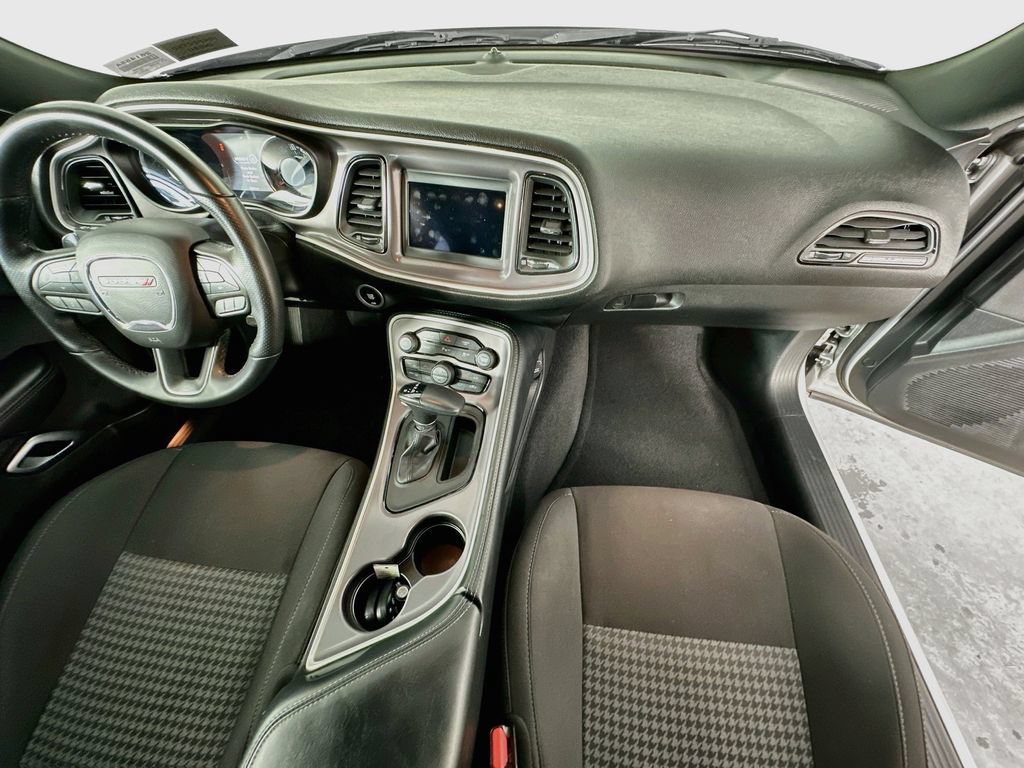 Used 2022 Dodge Challenger GT RWD image 10
