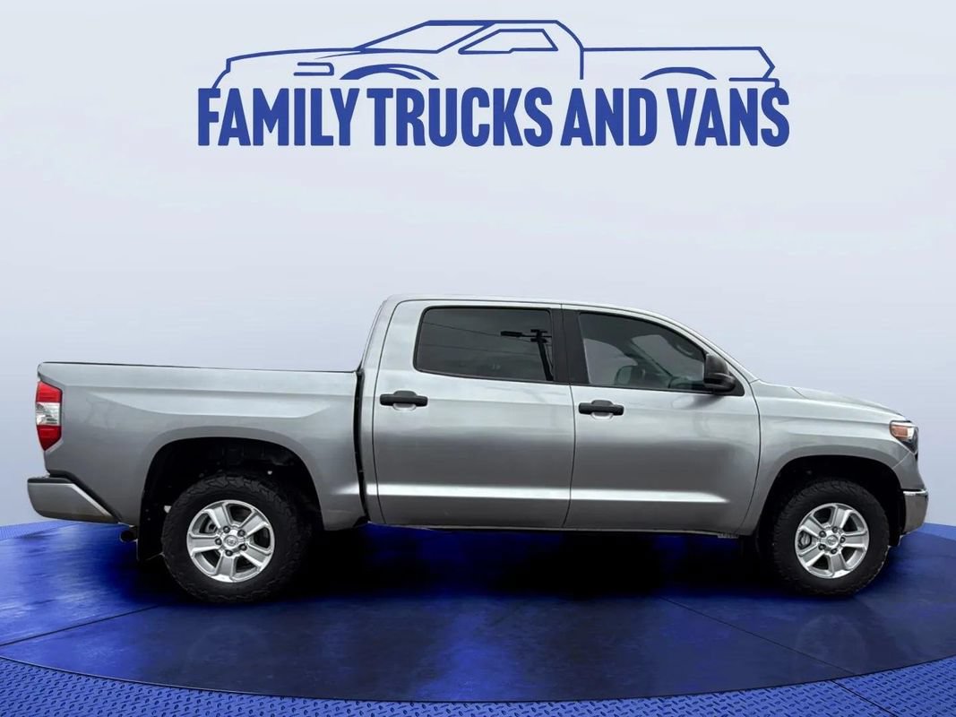 Used 2020 Toyota Tundra SR5 w/ SR5 Convenience Package AWD/4WD image 6