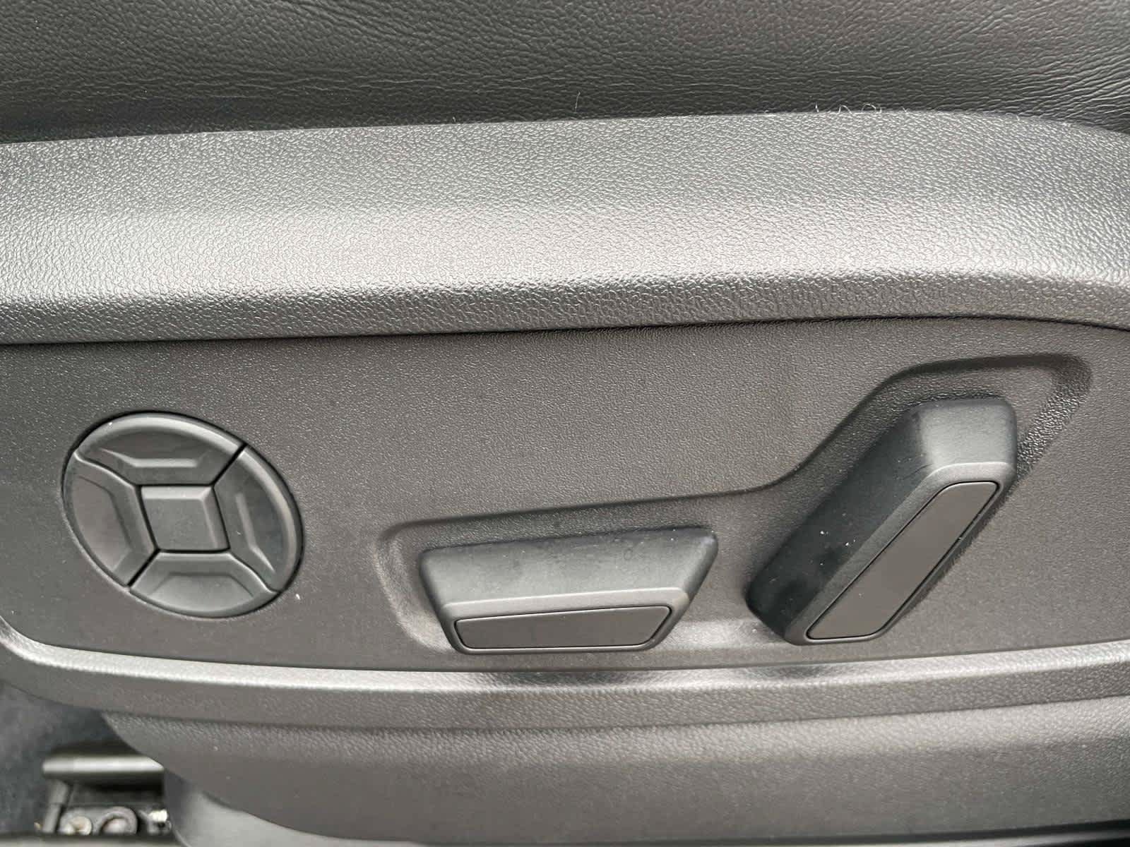 Certified 2025 Audi Q5 Premium w/ Premium Plus AWD/4WD image 18