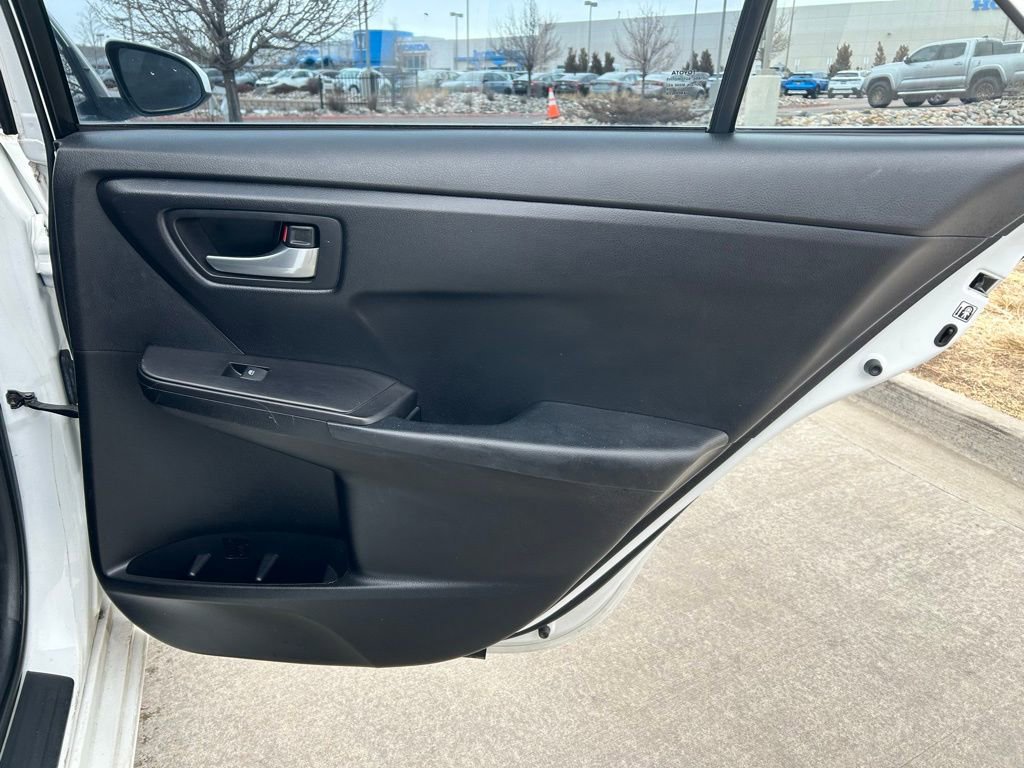 Used 2016 Toyota Camry SE image 27