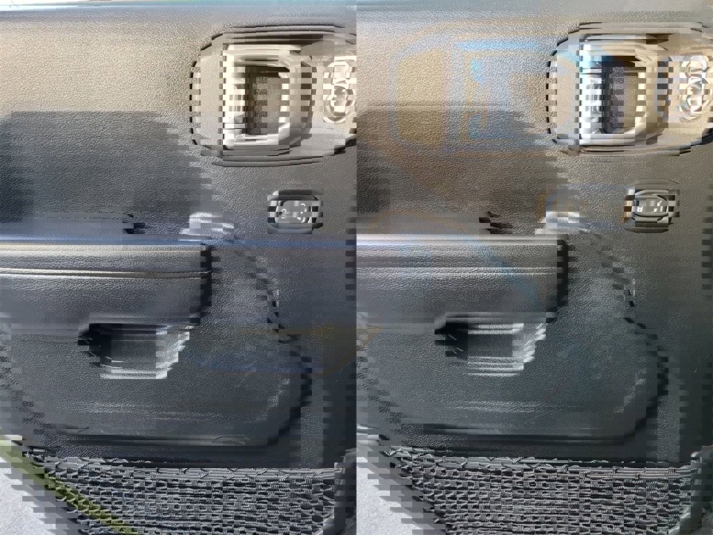 Used 2020 Jeep Wrangler Rubicon w/ Steel Bumper Group image 15