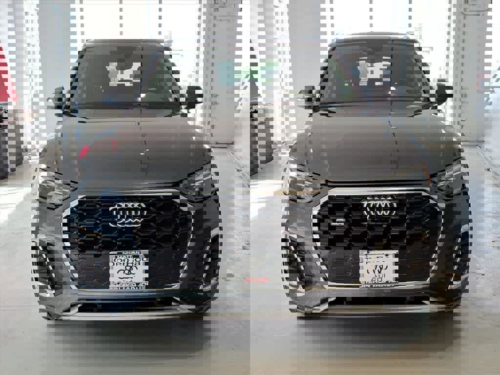 Certified 2023 Audi Q5 2.0T Premium w/ Convenience Package image 2