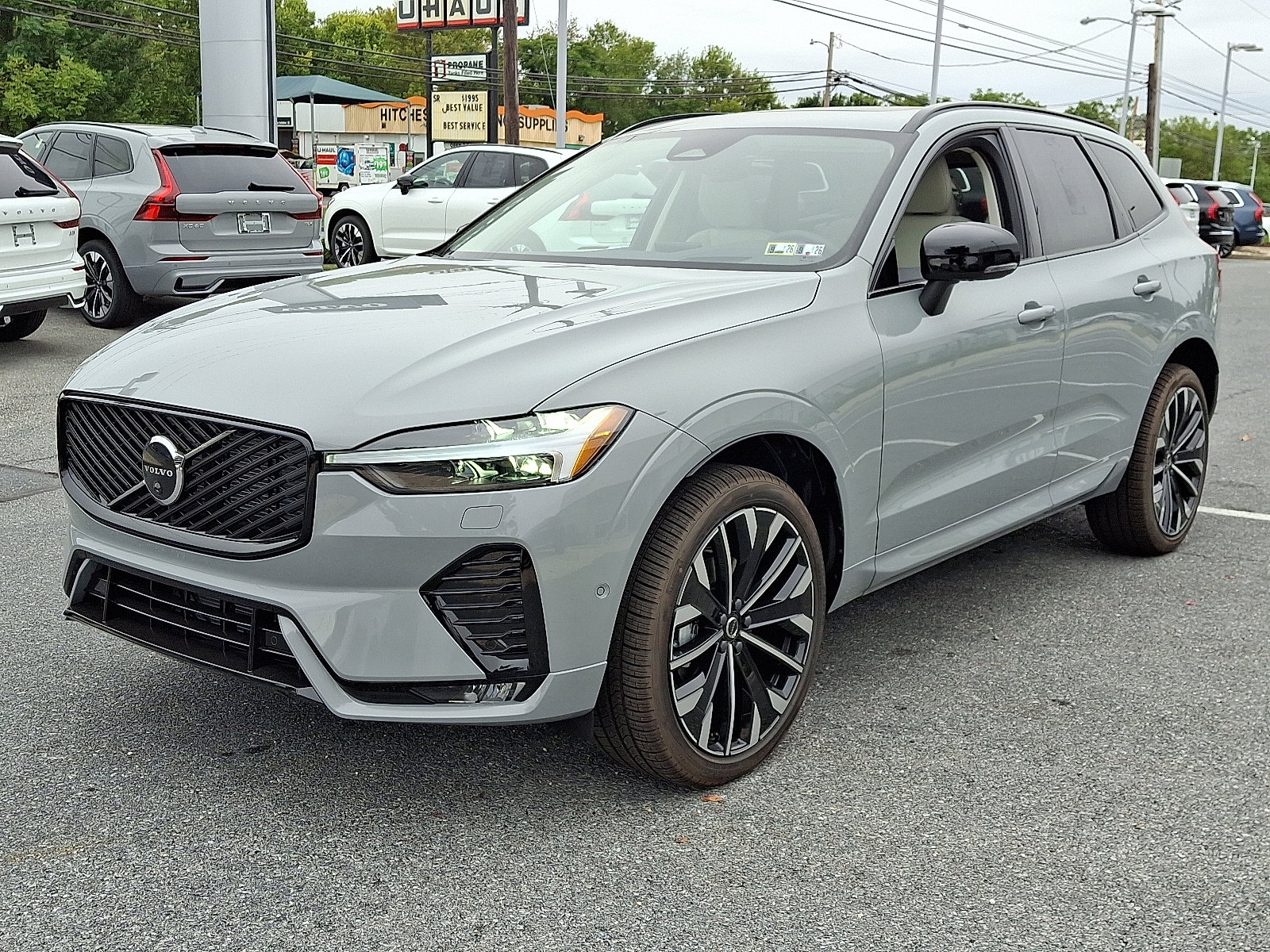 New 2026 Volvo XC60 B5 Ultra w/ Protection Package Premier image 2