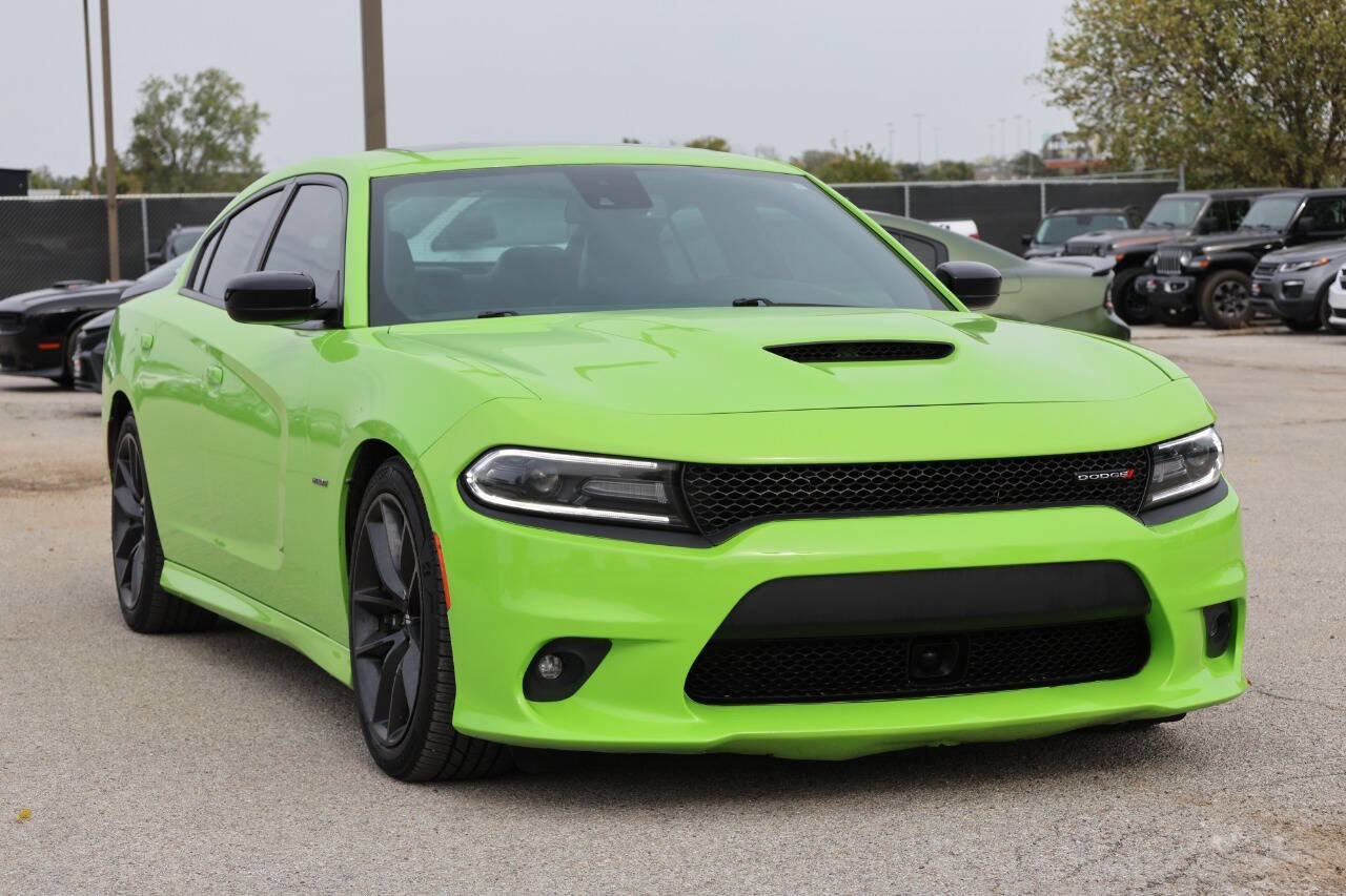 Used 2019 Dodge Charger R/T w/ Plus Group RWD image 4