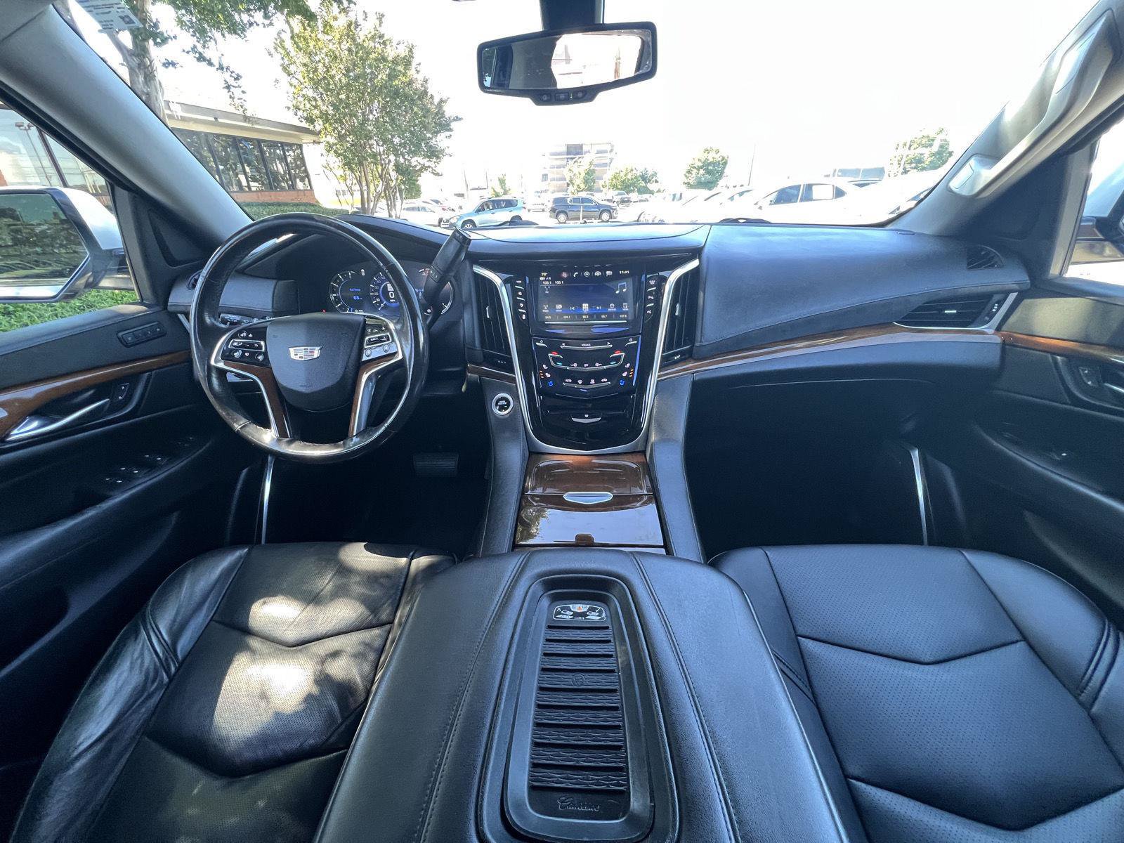 Used 2020 Cadillac Escalade 2WD image 22